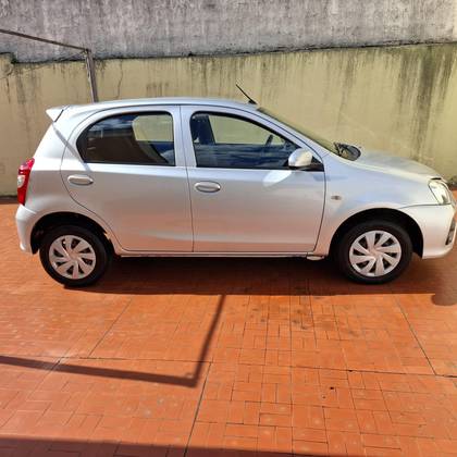 TOYOTA ETIOS 1.3 X 16V FLEX 4P AUTOMÁTICO TOYOTA ETIOS 1.3 X 16V FLEX 4P AUTOMÁTICO